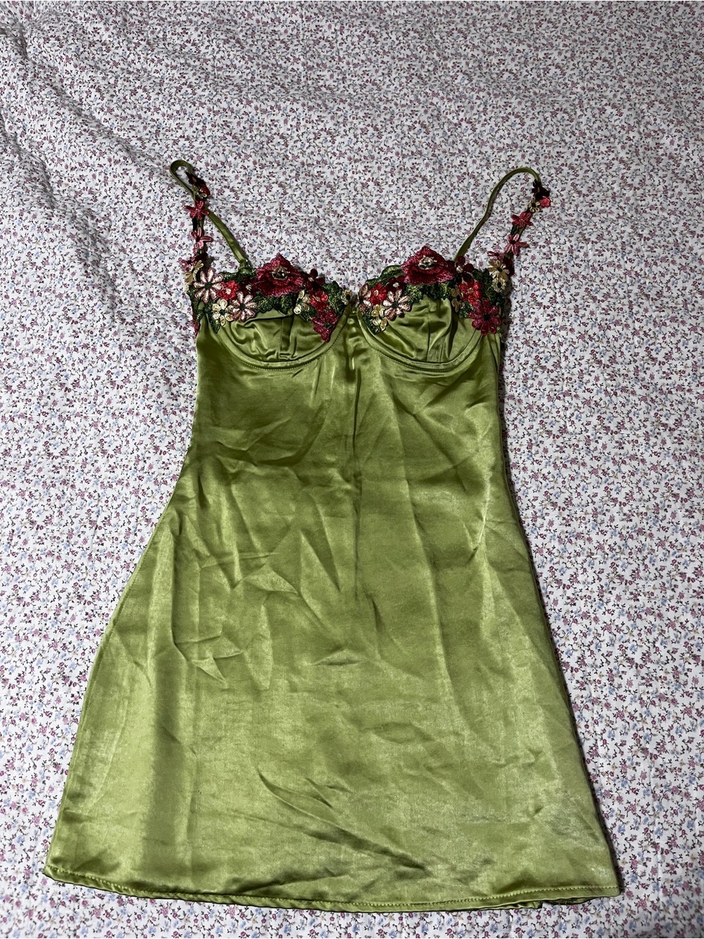 Princess Polly Kenzie Mini Dress Green Satin Floral-Trim. Size 0